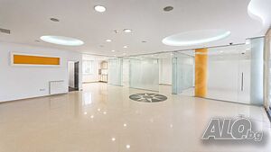 Представителен офис или шоурум на престижна локация в кв. ”Изток”