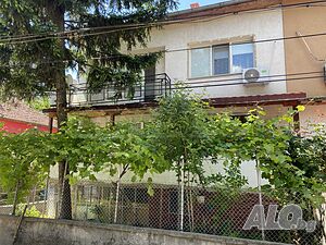 Етаж от къща до училище и магазини