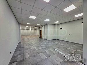 Магазин/офис на две нива в модерна жилищна сграда в близост до хотел ”Маринела”