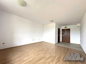 Необзаведено студио, разположено в района на Pirin Golf and Country Club