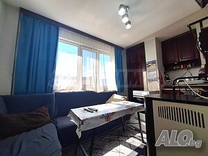 Тристаен апартамент с южно изложение и локално пелетно отопление в гр. Разлог