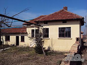 Едноетажна къща в село Бутово