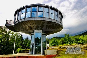 Къща с уникална архитектура и 360 градуса панорамна гледка