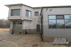 Напълно оборудван сервиз със земя в центъра на Горна Оряховица