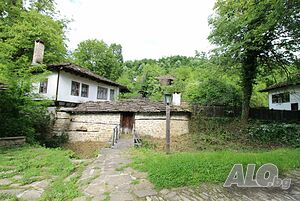 Автентична възрожденска къща в етнографски комплекс Боженци