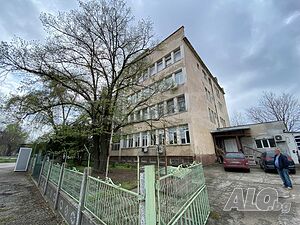 Просторни помещения за бизнес с отлична локация
