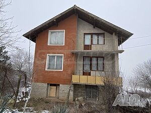 Триетажна вила с красива панорама