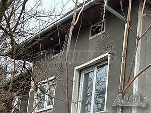 Едноетажна къща с двор на 10 км от брега на река Дунав