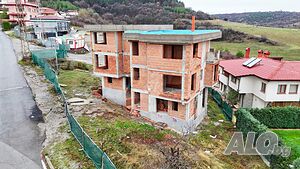 Фамилна къща за продажба в гр. Банкя