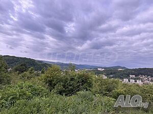 Парцел с красива панорамна гледка в центъра на град Габрово