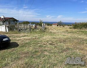 Трасиран и ограден парцел пред регулация с панорама море до гр. Черноморец