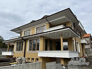 Нова къща тип близнак с двоен гараж, за продажба в кв. ”Ветрен”, Бургас
