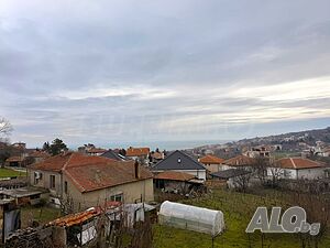 Двуетажна къща с гледка към морето в Бяла