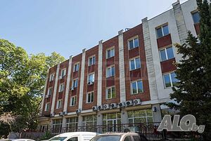 Просторен офис с отделен вход и огромна открита веранда в Златни Пясъци