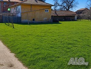 УПИ 1176 кв.м. в гр. Съединение - до поликлиника, ток и вода, отличен за къща или бизнес.