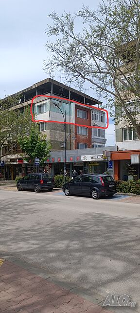 Продажба на четиристаен апартамент в идеалният център на град Силистра