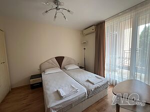Продава се уютен едностаен апартамент в комплекс Holiday Fort Noks