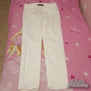 Дамски бели дънки на Zara
