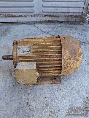 Продавам трифазен ел. мотор 2.2 kw. 1420 оборота.