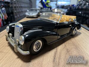 BBURAGO метална колекционерска количка модел MERCEDES BENZ 300S 1955г