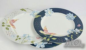 Три прекрасни чинии на Laura Ashley с принт Elveden.