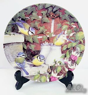 Декоративна порцеланова чиния Coalport Fine China.