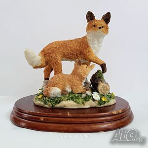 Винтидж фигурка лисица с малкото си лисиче от колекцията Foxes на Border Fine Arts.