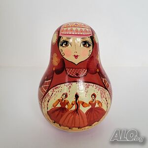 Матрьошка Неваляшка