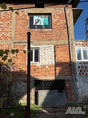 Двуетажна къща за продажба в град Петрич