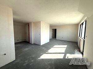 Тристаен апартамент с паркомясто за продажба в близост до центъра на град Петрич