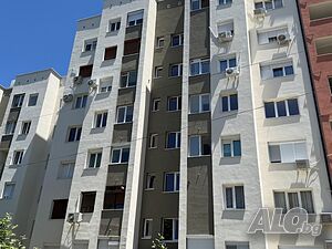 Тристаен обзаведен апартамент за продажба в град Петрич