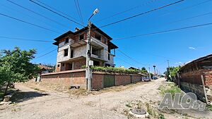 Триетажна къща за продажба в село Тополница, Община Петрич
