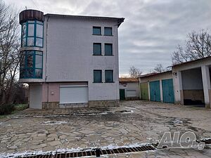 Бизнес имот с жилищна сграда в град Раднево