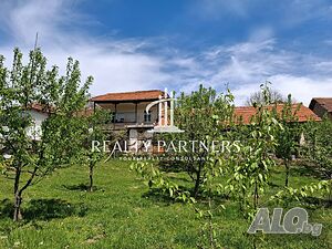 Къща в с. Горна Врабча, Област Перник, община Земен