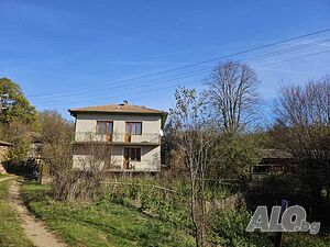 Риълти Партнърс продава двуетажна къща в с. Глоговица обл. Перник
