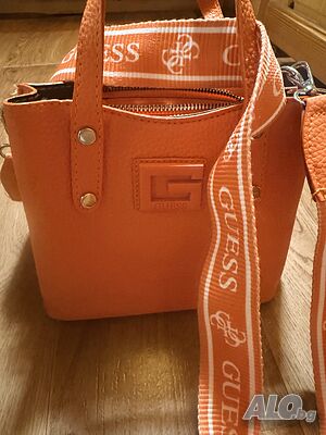 Дамска чанта Guess