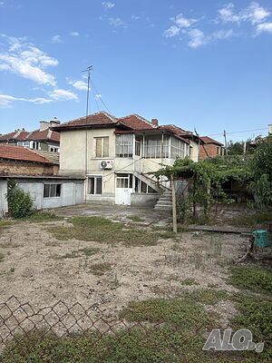 Продава къща на два етажа 100кв.м. в с. Тенево