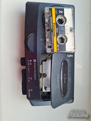 Продавам диктофон Sanyo TRC-770M.