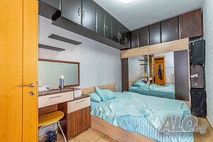 Продава апартамент 61 кв.м.