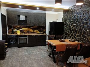 Чудесен апартанент за продажба в Добруджански квартал!!