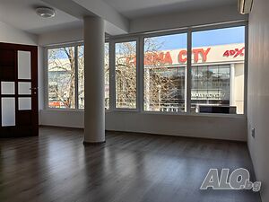 Офиси под наем в бизнес сграда срещу входа на Mall Plovdiv МОЛ Пловдив