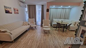 ЛАЗУР. Тристаен апартамент зад Краставицата Акт 16