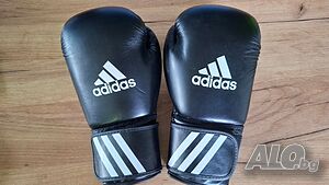 Боксови ръкавици Adidas + бинтове