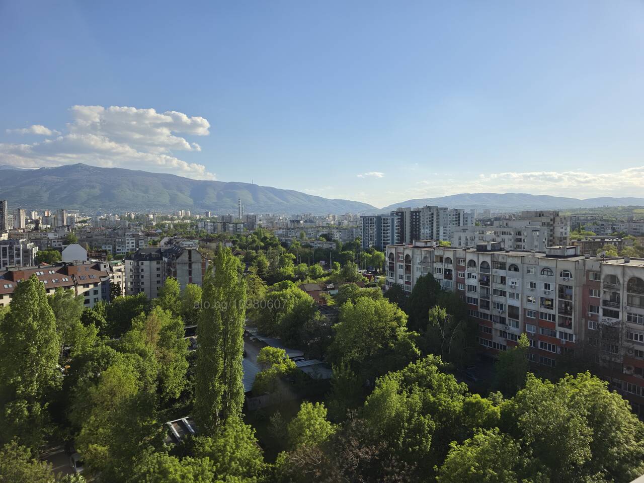 Тристаен апартамент - Света Троица Тристаен апартамент 80 кв.м ЕПК/ПК 1995 г. 11 етаж Непоследен | Апартаменти | Света Троица София