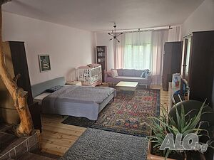 Нащувки в София