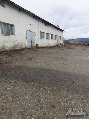 Давам под наем дърводелски цех