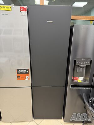 Комбиниран хладилник с фризер Siemens KG39NSBBF, черен мат стъклен