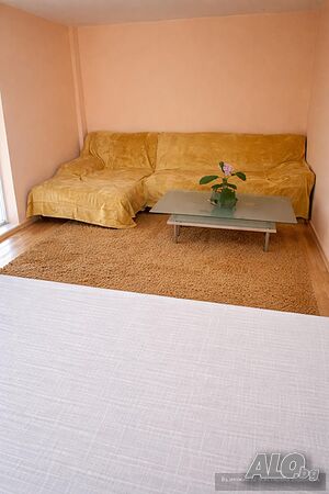 Етаж от къща, под наем, Център