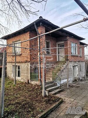 Къща в село Новаково