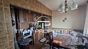 Триетажна къща за продажба в гр. Стамболийски